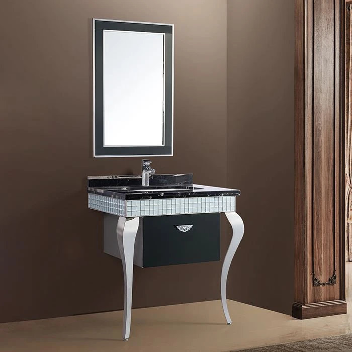 Armoire en acier avec miroir
